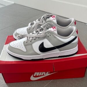 Nike Unisex Gray, White & Black Dunk Low Sneaker